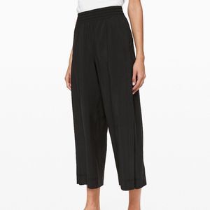 Lululemon Wanderer Culotte Black Size 2